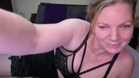 Snapshot of l4dyc4pricorn76 chatting on 02.12.26 l4dyc4pricorn76 online show from 02.12.26