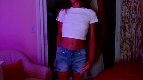 Snapshot of l_and_elle chatting on 09.11.25 Giselle online show from 09.11.25