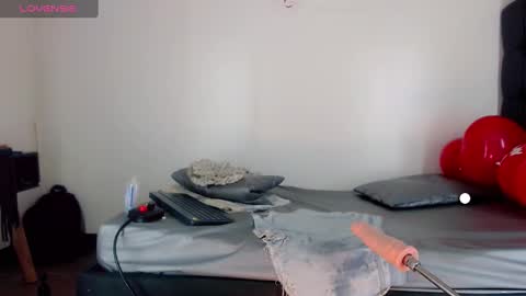 AriSaray online show from 02.19.25