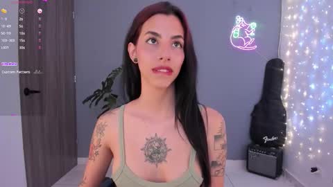 Snapshot of labrika_ chatting on 10.15.25 Labrika online show from 10.15.25