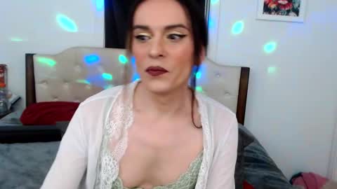 Lacey Phoenix online show from 10.02.25