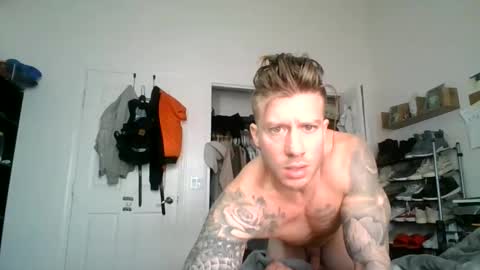 Snapshot of lacrioxcum18 chatting on 01.15.25 lacrioxcum18 online show from 01.15.25