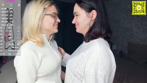Violet and Isabel online show from 07.07.26