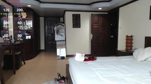 Mia online show from 02.09.25