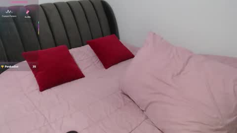 Mia online show from 04.10.26