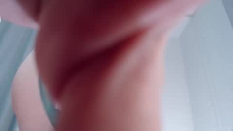 lady_biscuit online show from 12.04.25