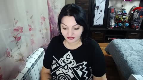 Snapshot of lady_boom_ chatting on 12.23.24 lady_boom_ online show from 12.23.24