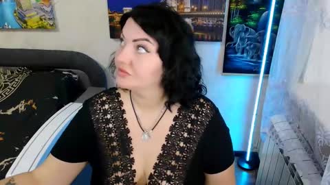 Snapshot of lady_boom_ chatting on 09.29.25 lady_boom_ online show from 09.29.25