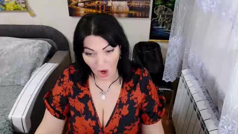 lady_boom_ online show from 12.02.25