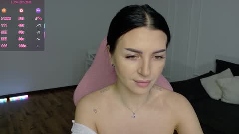 Snapshot of lady_charm__ chatting on 01.13.26 Mira online show from 01.13.26