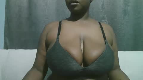 lady_dearra online show from 10.12.25