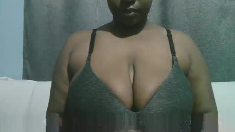 lady_dearra online show from 10.14.25
