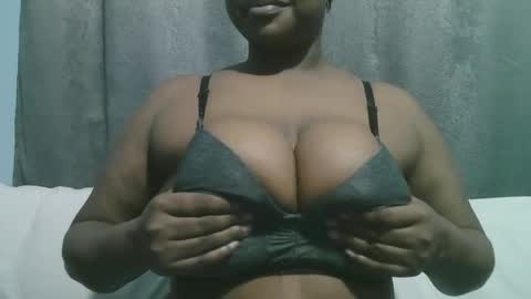 lady_dearra online show from 10.17.25