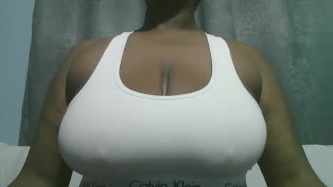 Snapshot of lady_dearra chatting on 10.24.25 lady_dearra online show from 10.24.25