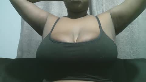 Snapshot of lady_dearra chatting on 11.05.25 lady_dearra online show from 11.05.25