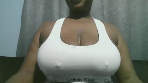 Snapshot of lady_dearra chatting on 11.06.25 lady_dearra online show from 11.06.25