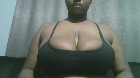 Snapshot of lady_dearra chatting on 11.20.25 lady_dearra online show from 11.20.25