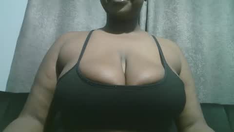 Snapshot of lady_dearra chatting on 11.24.25 lady_dearra online show from 11.24.25