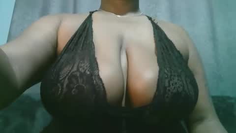 Snapshot of lady_dearra chatting on 04.25.26 lady_dearra online show from 04.25.26