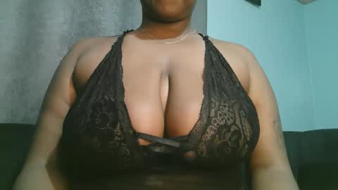 Snapshot of lady_dearra chatting on 05.05.26 lady_dearra online show from 05.05.26