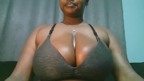 Snapshot of lady_dearra chatting on 05.08.26 lady_dearra online show from 05.08.26