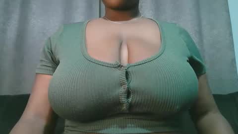 Snapshot of lady_dearra chatting on 05.11.26 lady_dearra online show from 05.11.26