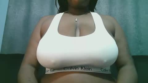 Snapshot of lady_dearra chatting on 05.14.26 lady_dearra online show from 05.14.26