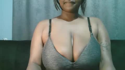 Snapshot of lady_dearra chatting on 05.16.26 lady_dearra online show from 05.16.26