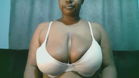 Snapshot of lady_dearra chatting on 06.04.26 lady_dearra online show from 06.04.26