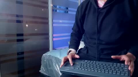 LADY  online show from 01.22.25