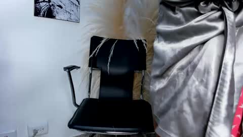 LADY  online show from 01.25.25