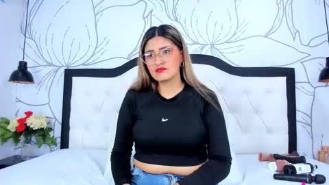 Snapshot of lady_falcon chatting on 03.01.26 LADY online show from 03.01.26