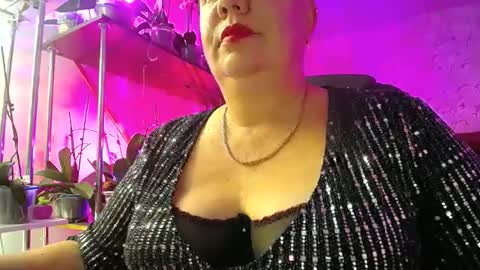 Lady Gloria online show from 12.28.24