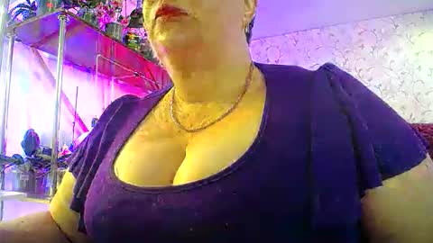 Snapshot of lady_gloria chatting on 05.12.26 Lady Gloria online show from 05.12.26