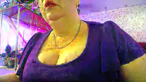 Snapshot of lady_gloria chatting on 05.16.26 Lady Gloria online show from 05.16.26