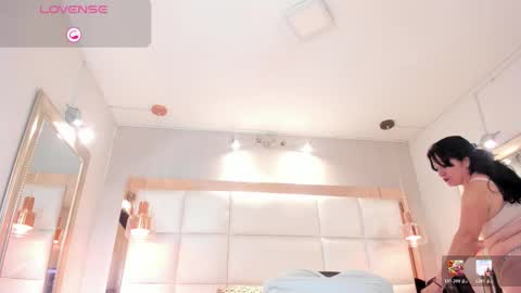 Snapshot of lady_hellen chatting on 02.02.26 online show from 02.02.26