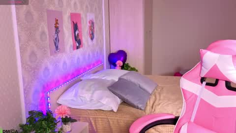 Snapshot of lady_luck18 chatting on 04.21.26 Olivia online show from 04.21.26