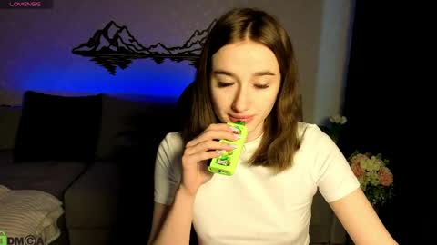 Snapshot of lady_luck18 chatting on 05.14.26 Olivia online show from 05.14.26