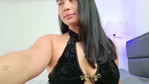 Snapshot of lady_ni chatting on 07.15.26 700 1300 -5 online show from 07.15.26