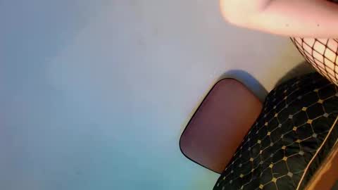 Ella online show from 11.19.25