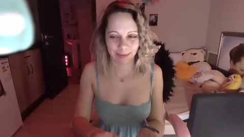 Snapshot of lady_smile69 chatting on 12.15.24 lady_smile69 online show from 12.15.24