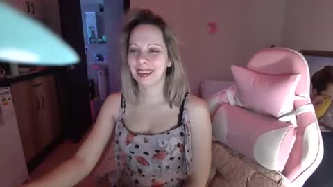 Snapshot of lady_smile69 chatting on 01.20.25 lady_smile69 online show from 01.20.25