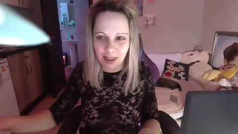 Snapshot of lady_smile69 chatting on 02.16.25 lady_smile69 online show from 02.16.25