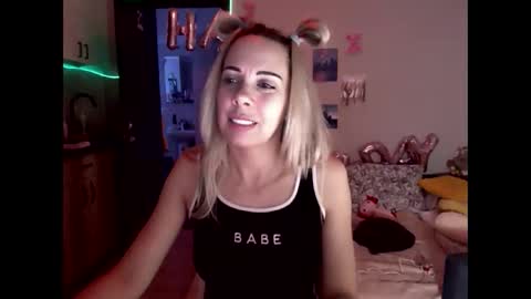 Snapshot of lady_smile69 chatting on 09.29.25 lady_smile69 online show from 09.29.25