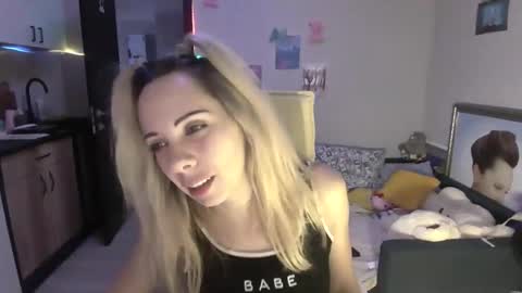 Snapshot of lady_smile69 chatting on 10.30.25 lady_smile69 online show from 10.30.25