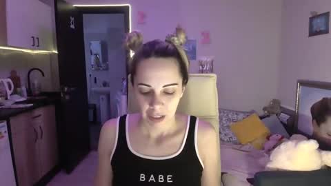 Snapshot of lady_smile69 chatting on 11.01.25 lady_smile69 online show from 11.01.25