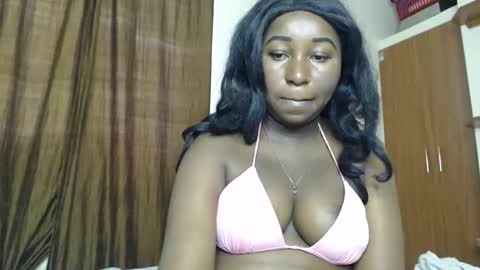 Snapshot of lady_twerky chatting on 02.13.25 Maya online show from 02.13.25
