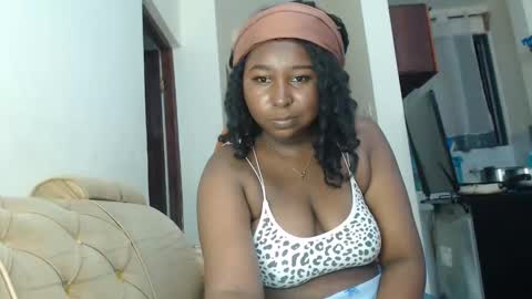 Snapshot of lady_twerky chatting on 10.16.25 Maya online show from 10.16.25