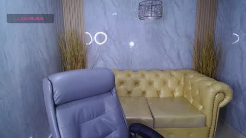 Lady Violet Bridgerton online show from 01.31.25