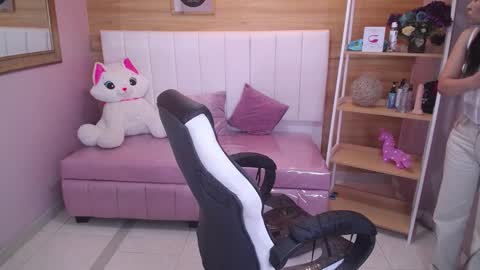 Lady Violet Bridgerton online show from 02.06.25